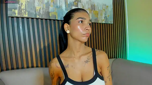 LauraAristizabal online show from 24, 3, 2026