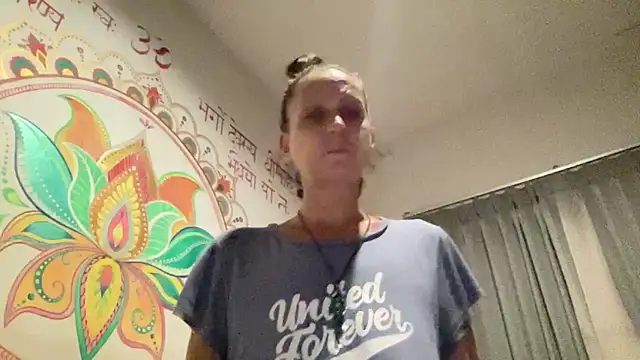 Snapshot of Sexy-Mel chatting on 7, 2, 2026 Sexy-Mel online show from 7, 2, 2026