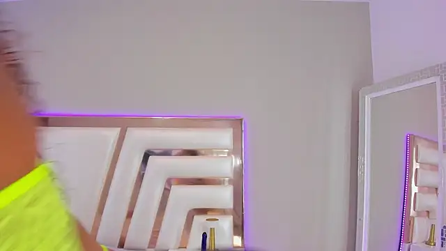 Aisharhodes00 online show from 4, 2, 2026