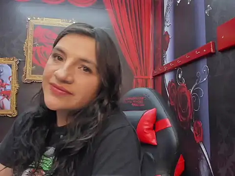 AmaiaDavies online show from 7, 12, 2024