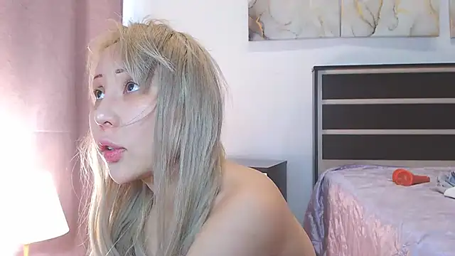 Snapshot of Yulianna_Smith chatting on 28, 12, 2024 Yulianna Smith online show from 28, 12, 2024