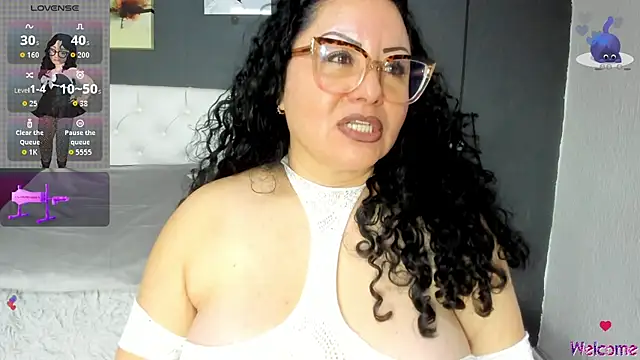 Snapshot of hazel_milf chatting on 29, 10, 2025 hazel milf online show from 29, 10, 2025