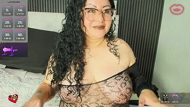 Snapshot of hazel_milf chatting on 24, 3, 2026 hazel milf online show from 24, 3, 2026