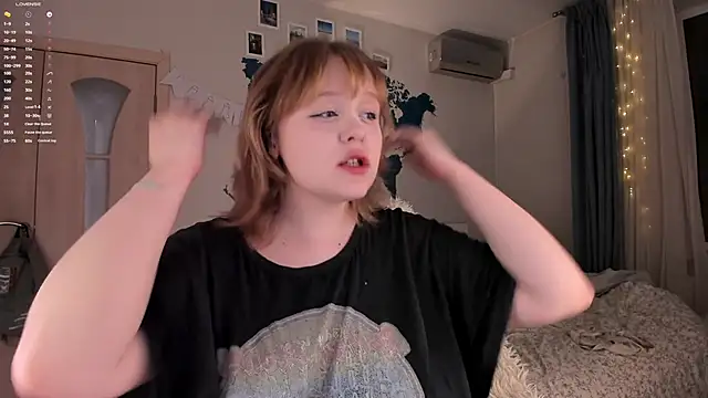 Snapshot of LisaLaas chatting on 7, 12, 2024 LisaLaas online show from 7, 12, 2024