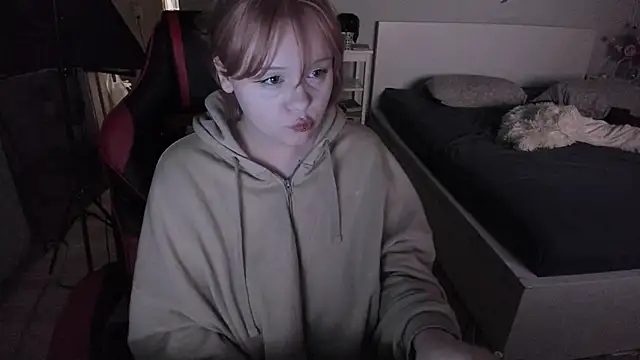 Snapshot of LisaLaas chatting on 13, 2, 2025 LisaLaas online show from 13, 2, 2025