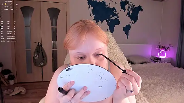 Snapshot of LisaLaas chatting on 5, 3, 2025 LisaLaas online show from 5, 3, 2025