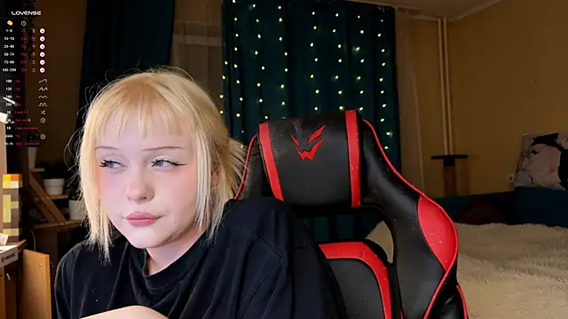 Snapshot of LisaLaas chatting on 21, 9, 2025 LisaLaas online show from 21, 9, 2025