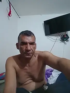 Snapshot of Daddy1972 chatting on 2, 11, 2025 Daddy1972 online show from 2, 11, 2025