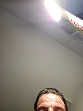 Sexyjulien25 online show from 1, 4, 2026