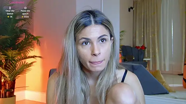 Snapshot of Avril_Cyrus chatting on 20, 12, 2025 Avril Cyrus online show from 20, 12, 2025