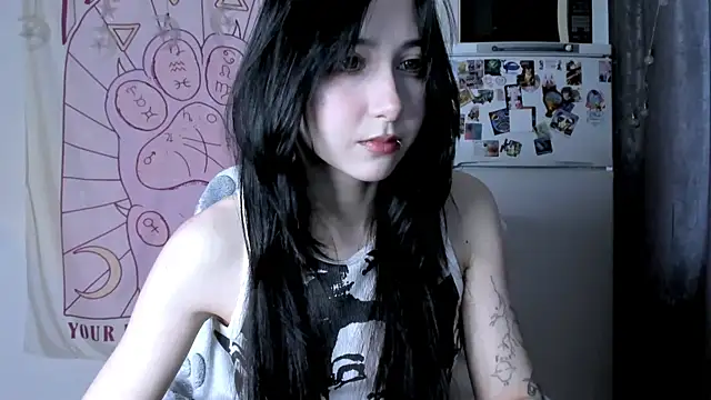 Snapshot of Holy420lolii chatting on 11, 4, 2026 Holy420lolii online show from 11, 4, 2026