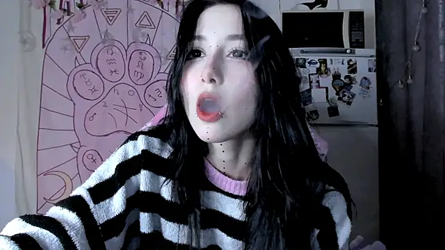 Snapshot of Holy420lolii chatting on 25, 4, 2026 Holy420lolii online show from 25, 4, 2026
