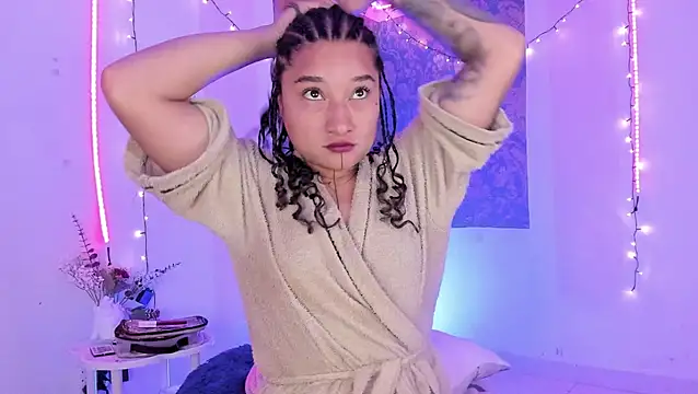 Snapshot of Eva_Lee_ chatting on 8, 7, 2026 Eva Lee online show from 8, 7, 2026