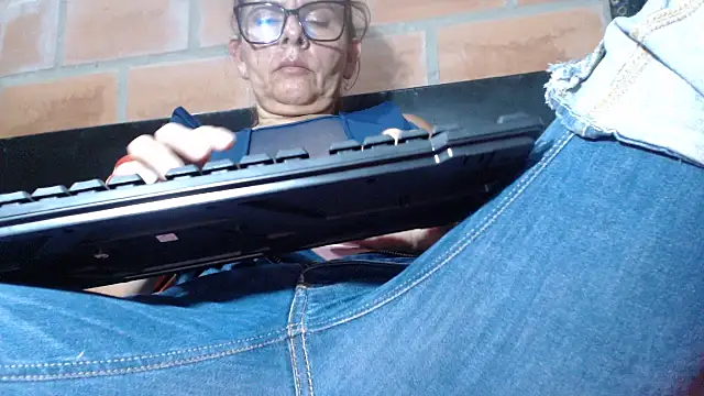 Snapshot of DevoraAmateur chatting on 11, 3, 2026 DevoraAmateur online show from 11, 3, 2026