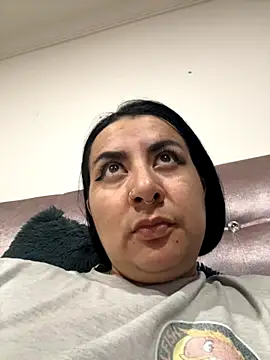 Abril Luv online show from 23, 11, 2025