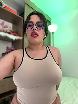 Snapshot of andra_rose chatting on 2, 1, 2025 andra rose online show from 2, 1, 2025