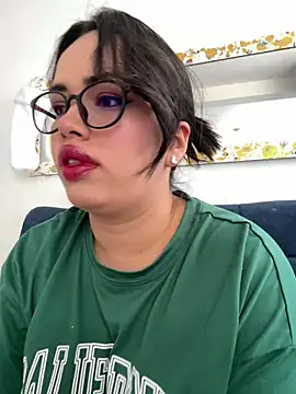 Snapshot of andra_rose chatting on 12, 1, 2025 andra rose online show from 12, 1, 2025