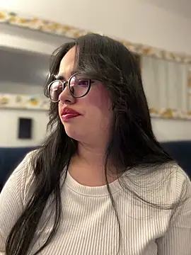 Snapshot of andra_rose chatting on 17, 2, 2025 andra rose online show from 17, 2, 2025