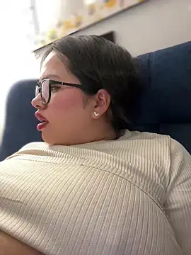 Snapshot of andra_rose chatting on 18, 2, 2025 andra rose online show from 18, 2, 2025