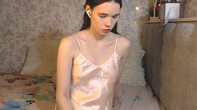 Snapshot of Nicole-Petite chatting on 15, 12, 2024 Nicole-Petite online show from 15, 12, 2024