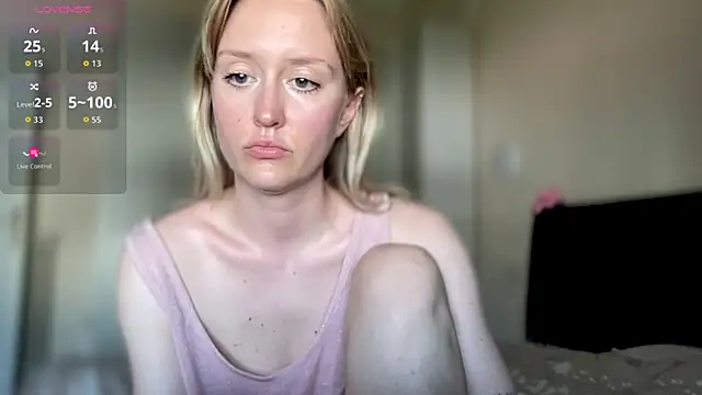 Snapshot of iilovetomatoes chatting on 20, 9, 2025 iilovetomatoes online show from 20, 9, 2025