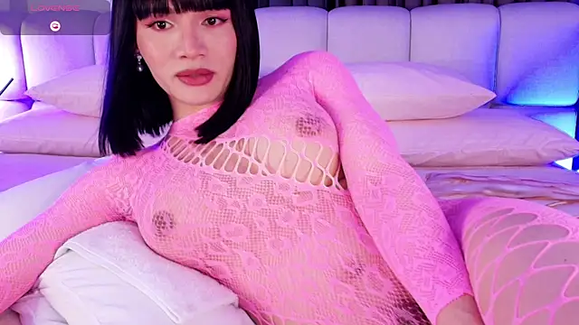 Snapshot of sweetieluna01 chatting on 23, 11, 2025 sweetieluna01 online show from 23, 11, 2025