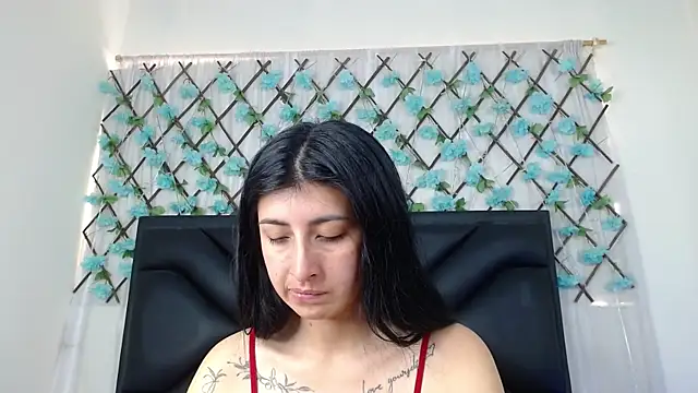 EmmaWilliamss online show from 12, 11, 2025