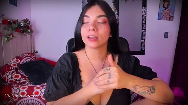 victoriaasaenz  online show from 2, 6, 2026