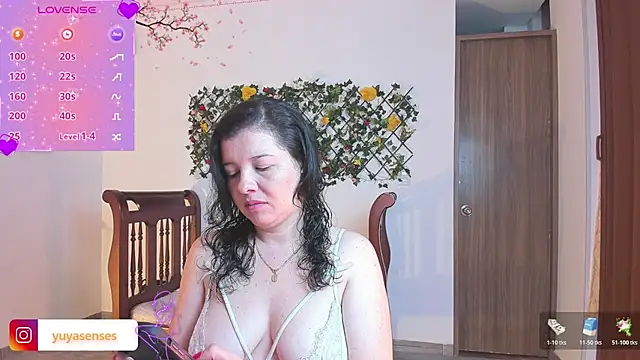 Snapshot of yuya_ss chatting on 11, 11, 2025 yuya ss online show from 11, 11, 2025