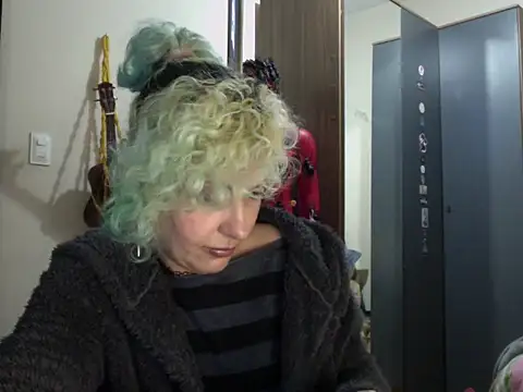 MariLouM online show from 25, 6, 2026