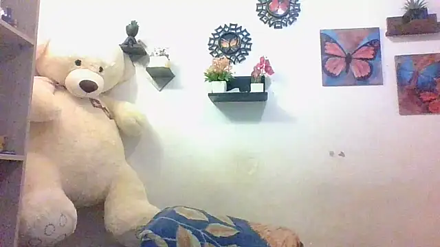 Snapshot of ChiaraFioree chatting on 11, 10, 2025 ChiaraFioree online show from 11, 10, 2025