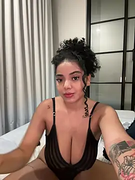 Mariecurl online show from 16, 2, 2025