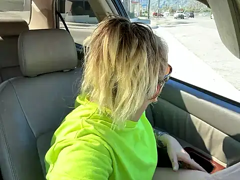 SummerBlueMoon online show from 28, 2, 2026