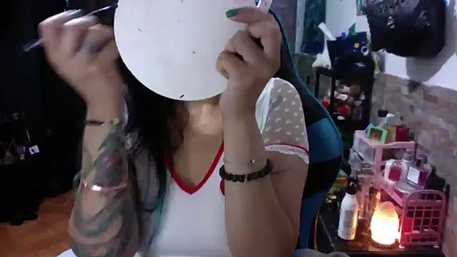 Snapshot of AngelaQueen_ chatting on 14, 4, 2026 AngelaQueen online show from 14, 4, 2026