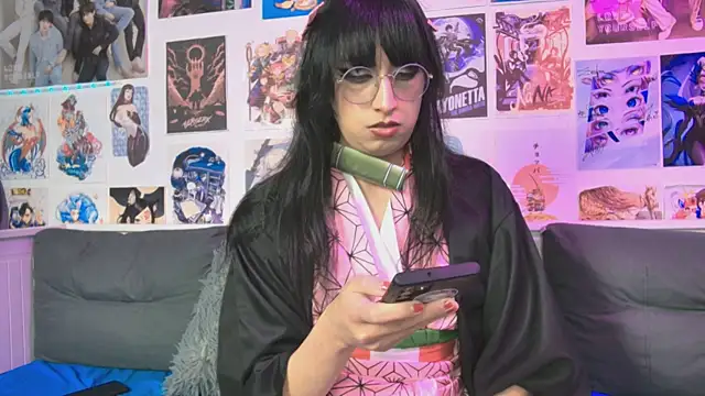 snowblack  online show from 25, 9, 2025