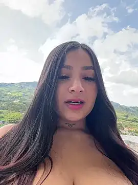 Snapshot of LunaBaker-1 chatting on 14, 12, 2025 LunaBaker-1 online show from 14, 12, 2025