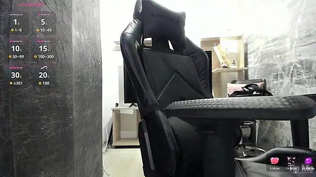 Snapshot of LunaBaker-1 chatting on 19, 12, 2025 LunaBaker-1 online show from 19, 12, 2025