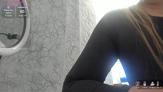 Snapshot of LunaBaker-1 chatting on 1, 2, 2026 LunaBaker-1 online show from 1, 2, 2026