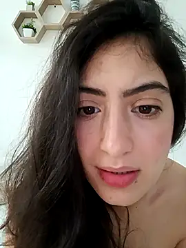 Snapshot of MIYESSI chatting on 1, 2, 2026 MIYESSI online show from 1, 2, 2026