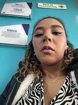 charlott lens online show from 17, 2, 2025