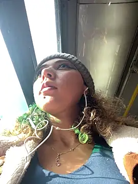 charlott lens online show from 18, 2, 2025