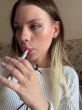 Snapshot of KittyKatyDream chatting on 21, 3, 2025 KittyKatyDream online show from 21, 3, 2025