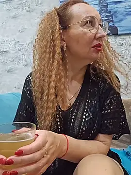 Snapshot of LybovNTV chatting on 9, 11, 2025 LybovNTV online show from 9, 11, 2025