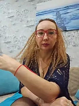 Snapshot of LybovNTV chatting on 16, 11, 2025 LybovNTV online show from 16, 11, 2025