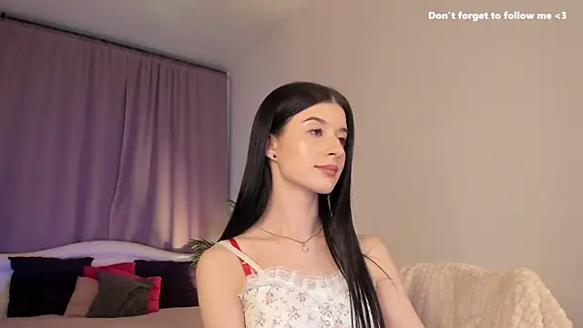 LauraCoy online show from 15, 1, 2025