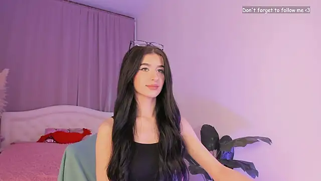 LauraCoy online show from 5, 10, 2025