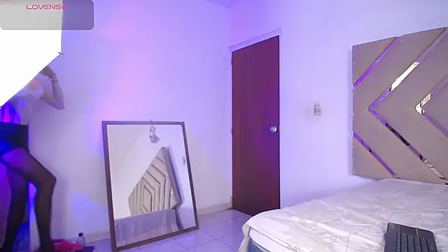 Snapshot of Raven_foxter1 chatting on 13, 12, 2024 Raven foxter1 online show from 13, 12, 2024