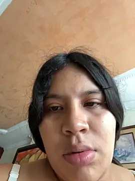 moncerrat luna online show from 5, 11, 2025