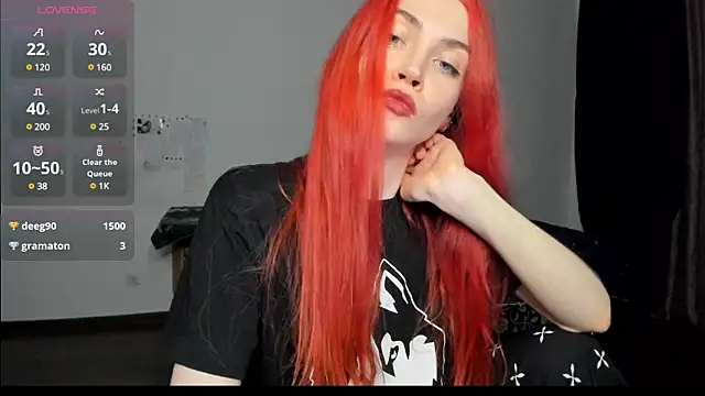 Snapshot of KitsuneRem chatting on 11, 1, 2025 KitsuneRem online show from 11, 1, 2025