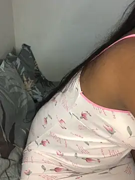 Snapshot of Rose_Olivia chatting on 14, 1, 2025 Rose Olivia online show from 14, 1, 2025